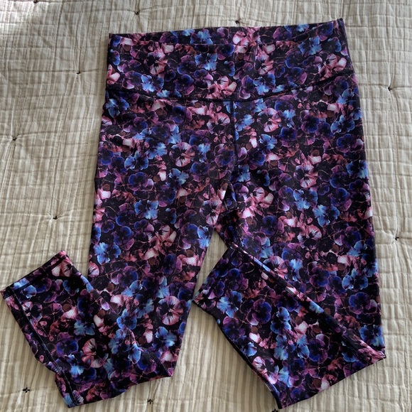Petunia Print Leggings - Picture 1 of 3